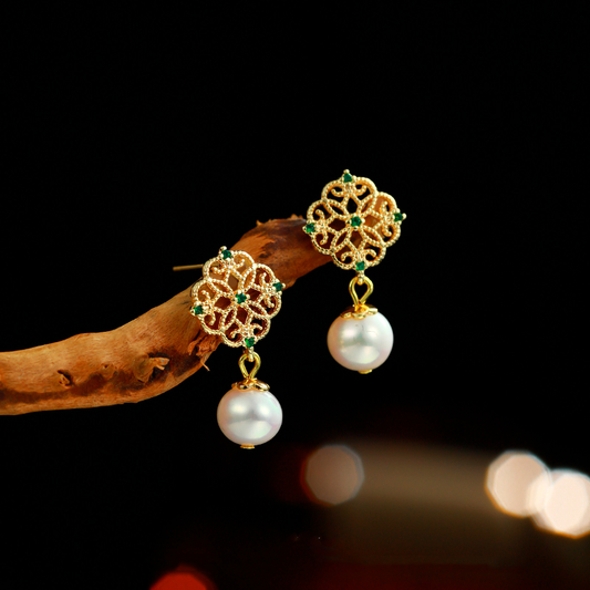 Moonlit Pearls Earrings